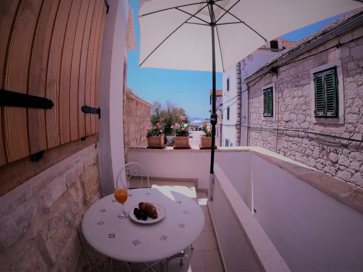 Apartment Vesna Примоштен Экстерьер фото