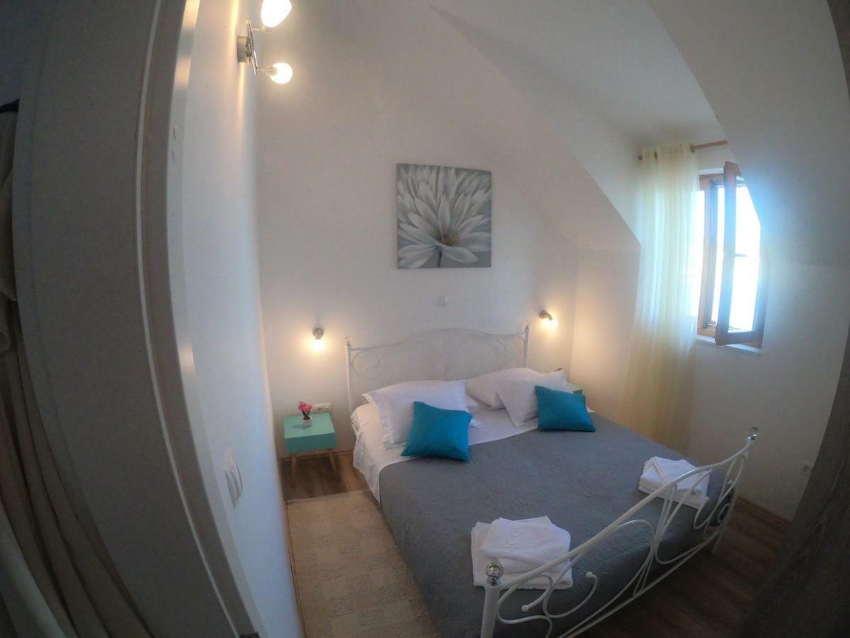 Apartment Vesna Примоштен Экстерьер фото