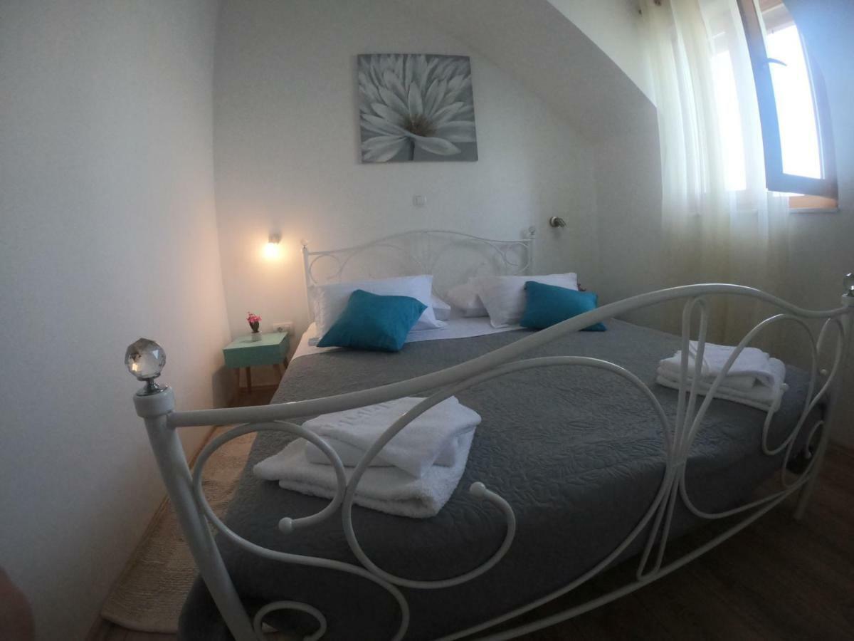 Apartment Vesna Примоштен Экстерьер фото
